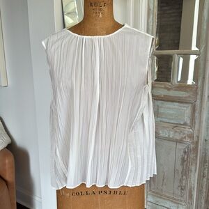 Vince sleeveless pleated swing top size small